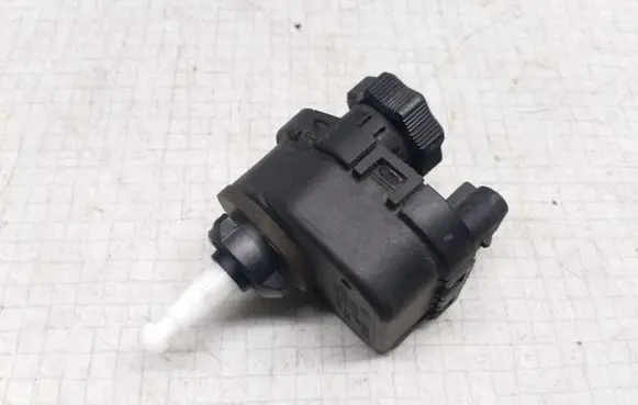 Opel Astra F Headlight level adjustment motor 0307852318