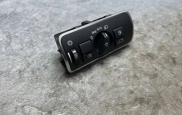 Volvo V40 Cross country Rear glass lock/latch C794 30739448