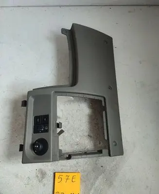 Citroen Xsara Picasso Central console control unit 2472389