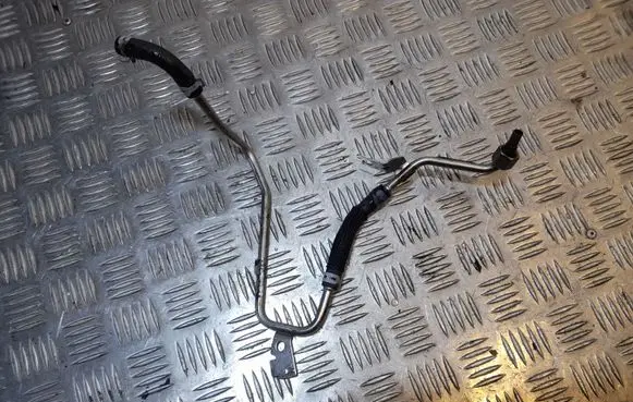 Volkswagen Jetta VI Fuel line/pipe/hose 04L131582B