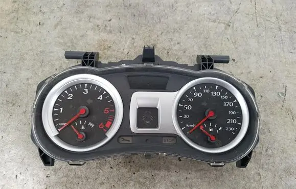 Renault Clio III Speedometer (instrument cluster) 8201060299A