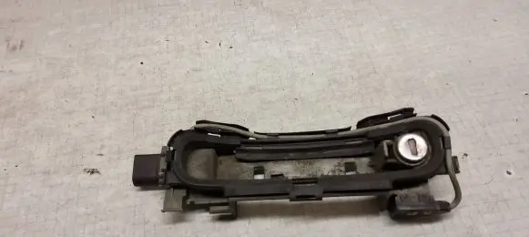 Audi A4 S4 B5 8D Front door lock (next to the handle) 8C837064A