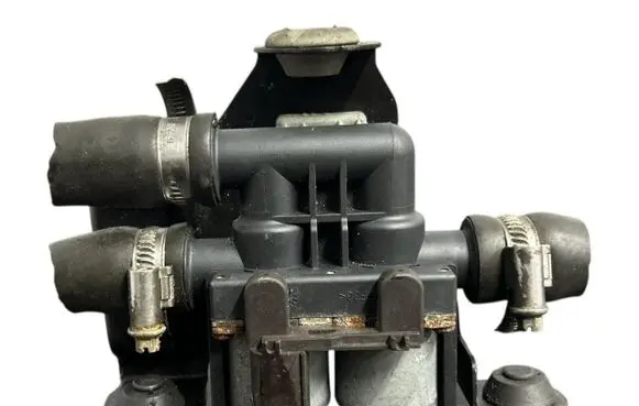 BMW X5 F15 Coolant heater control valve 6910544 64116910544