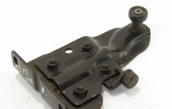 KIA Carnival Sliding door middle roller runner 