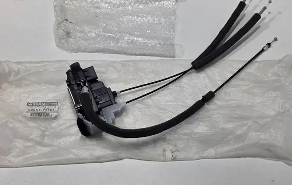 Infiniti FX Rear door lock 82501cz70a 82501-cz70a
