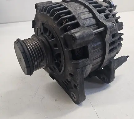 Volkswagen Golf IV Generator/alternator 028903029G