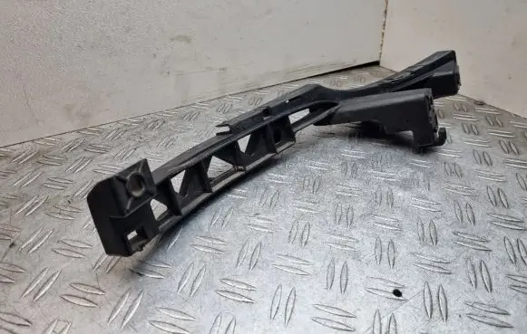 Volkswagen Eos Front bumper mounting bracket 1Q0807890