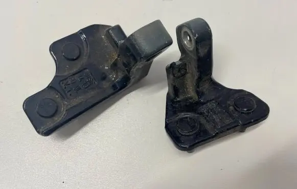 Mercedes-Benz C W205 Front door upper hinge