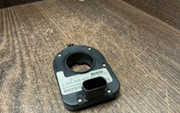 Mercedes-Benz Vito Viano W639 Steering angle sensor 0265005429 6395420018