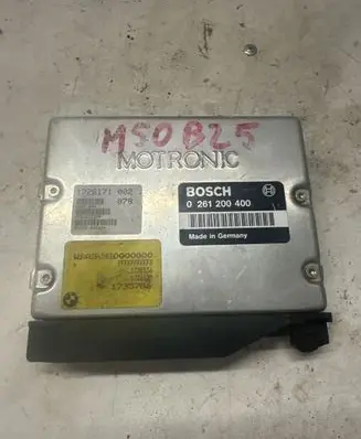 BMW 5 E34 Engine control unit/module 0261200400