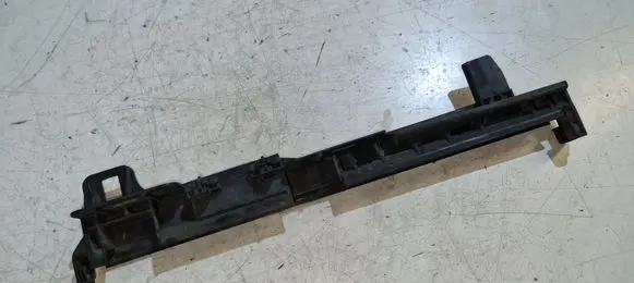 Mercedes-Benz E W212 Radiator mount bracket 0477902904