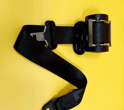 Rear seatbelt