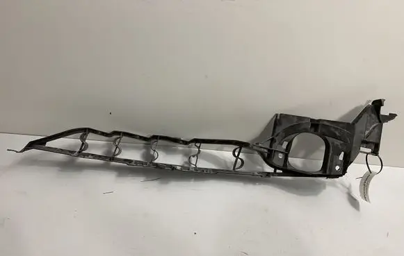 BMW X6 E71 Fender mounting bracket 7157990