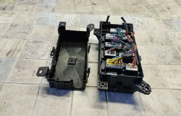 KIA Sorento Fuse module 911603E070 10040902031 040809