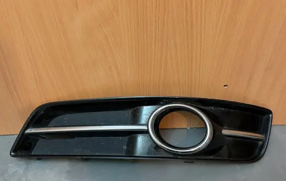 Audi A3 S3 8P Front fog light trim/grill 8P0807681AA