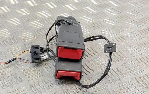 Opel Astra K Middle seatbelt buckle (rear) 13409377 34194538 220317