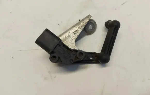 Tesla Model S Headlight/headlamp level sensor 1027946-00-a