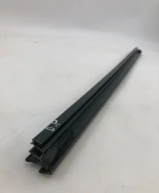 Jeep Compass Rubber seal front door window/glass F31247822