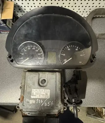 Mercedes-Benz Sprinter W906 Engine control unit/module A6461506372 0281015053