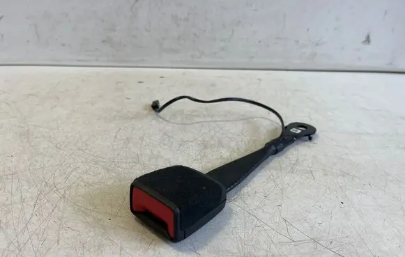 Audi Q3 F3 Front seatbelt buckle 8W0857755
