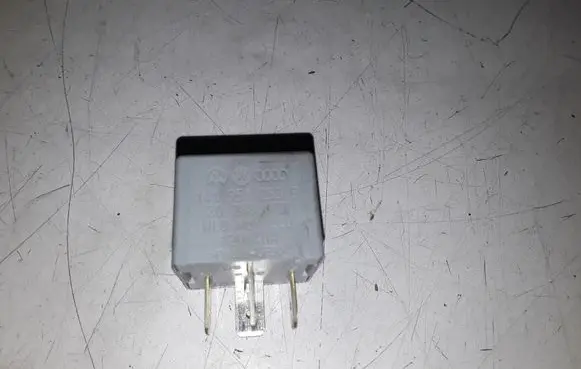 Volkswagen Multivan T5 Other relay 141951253