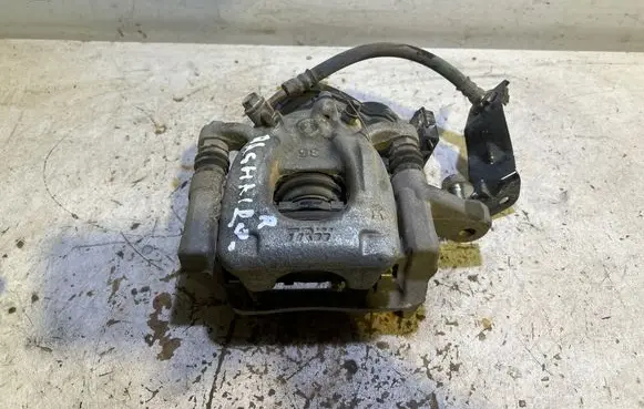 Nissan Qashqai Rear brake caliper