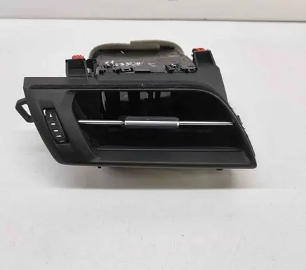 Toyota Sienna XL40 IV Dashboard air vent grill cover trim 5565008080 5565008070