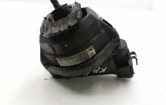 BMW 5 E60 E61 Engine mount bracket 6769874