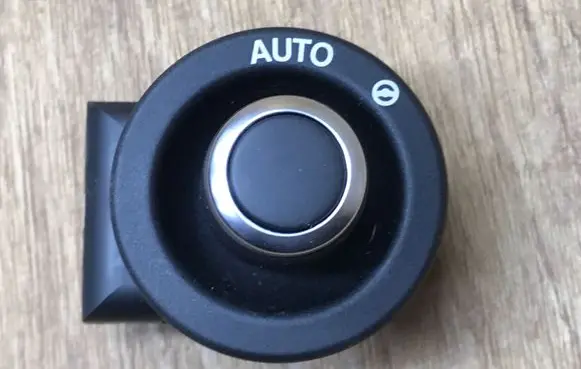 Land Rover Discovery 5 Steering wheel adjustment switch FW936465BB