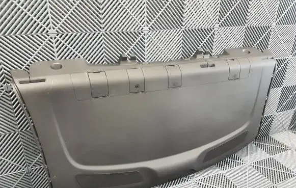 Parcel shelf
