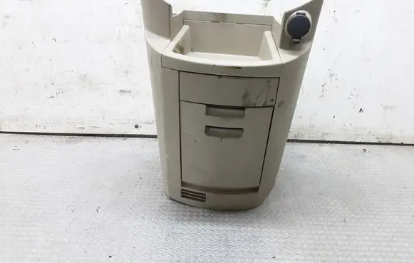 Nissan Prairie Glove box central console 68104EN000