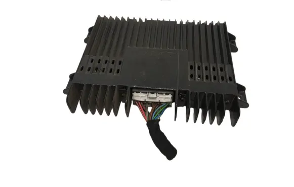 Audi A3 S3 8L Sound amplifier 8L0035223
