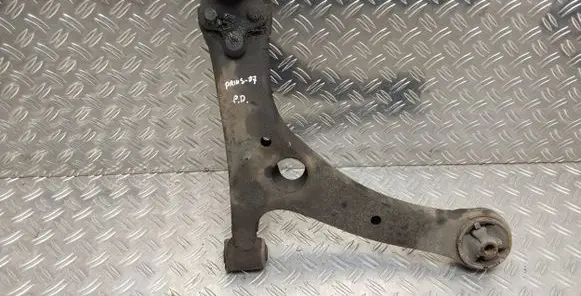 Toyota Prius (NHW20) Front lower control arm/wishbone