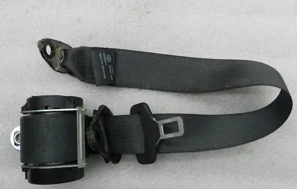 Opel Zafira C Rear seatbelt 13332240 39093550