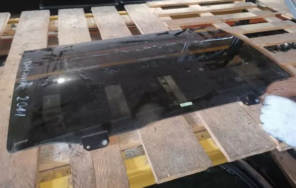 Chrysler Town & Country V Rear door window glass