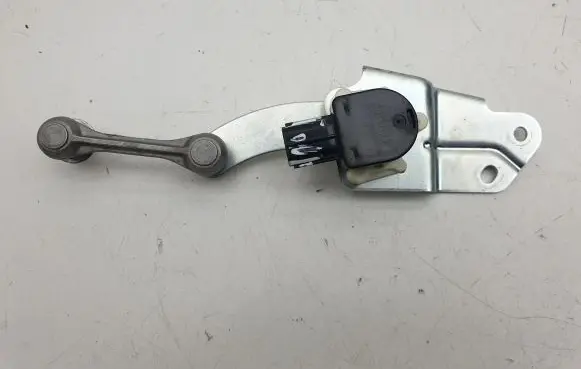 Mitsubishi Outlander Brake pedal sensor switch B2328222