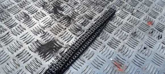 Nissan X-Trail T30 Timing chain (engine) AW4