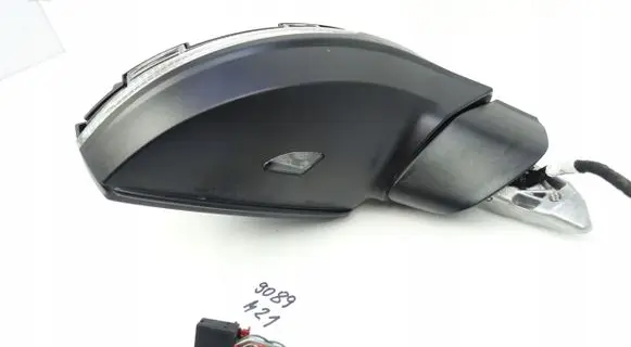 Volkswagen Touareg III Front door electric wing mirror 761857502B