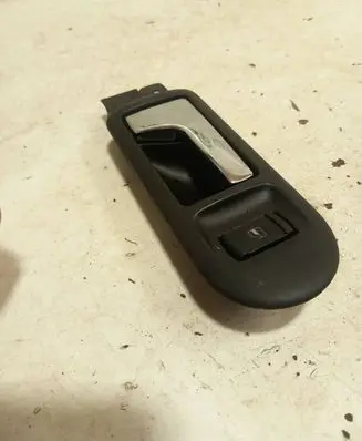 Volkswagen Golf IV Front door interior handle 3B1837114T