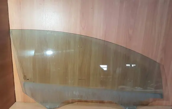 Ford Fiesta Front door window/glass (coupe) 8A61B21410A 43R00049 DOT24M25AS2