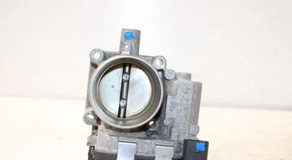 Volkswagen PASSAT B8 Throttle valve 03F133062B