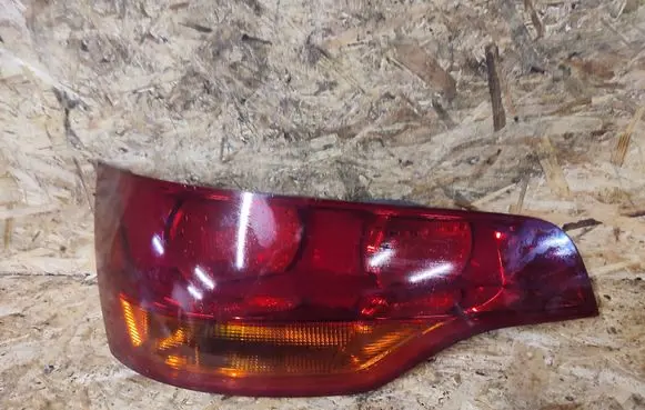 Audi Q7 4L Tailgate rear/tail lights
