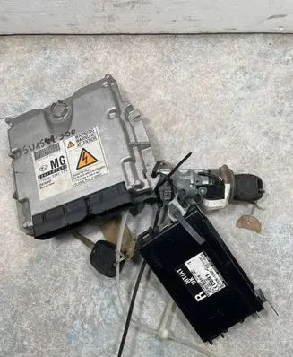 Subaru Outback Engine ECU kit and lock set 88281AG691 97RI010625 X1T21175M1
