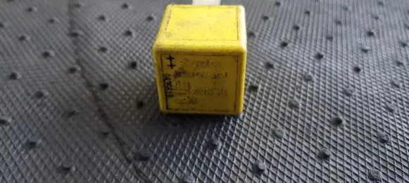 Opel Combo C Other relay 90226846 V23134-J52-X369