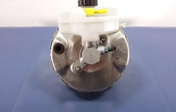 BMW X3 E83 Brake booster 6881094