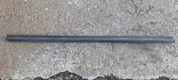 Opel Astra H Front door windshield rail 24468022 565498024