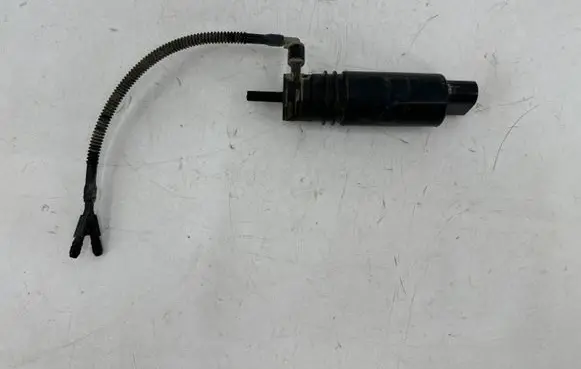 Volvo V70 Windscreen/windshield washer pump 30655138 3112641