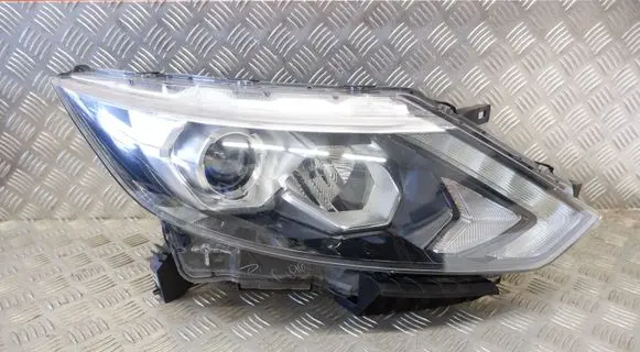 Nissan Qashqai Headlight/headlamp 260104EH1A