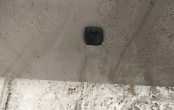Windshield washer spray nozzle