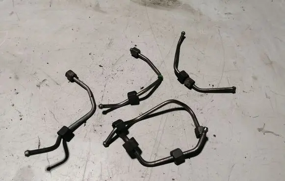 Peugeot Partner Fuel injector supply line/pipe 